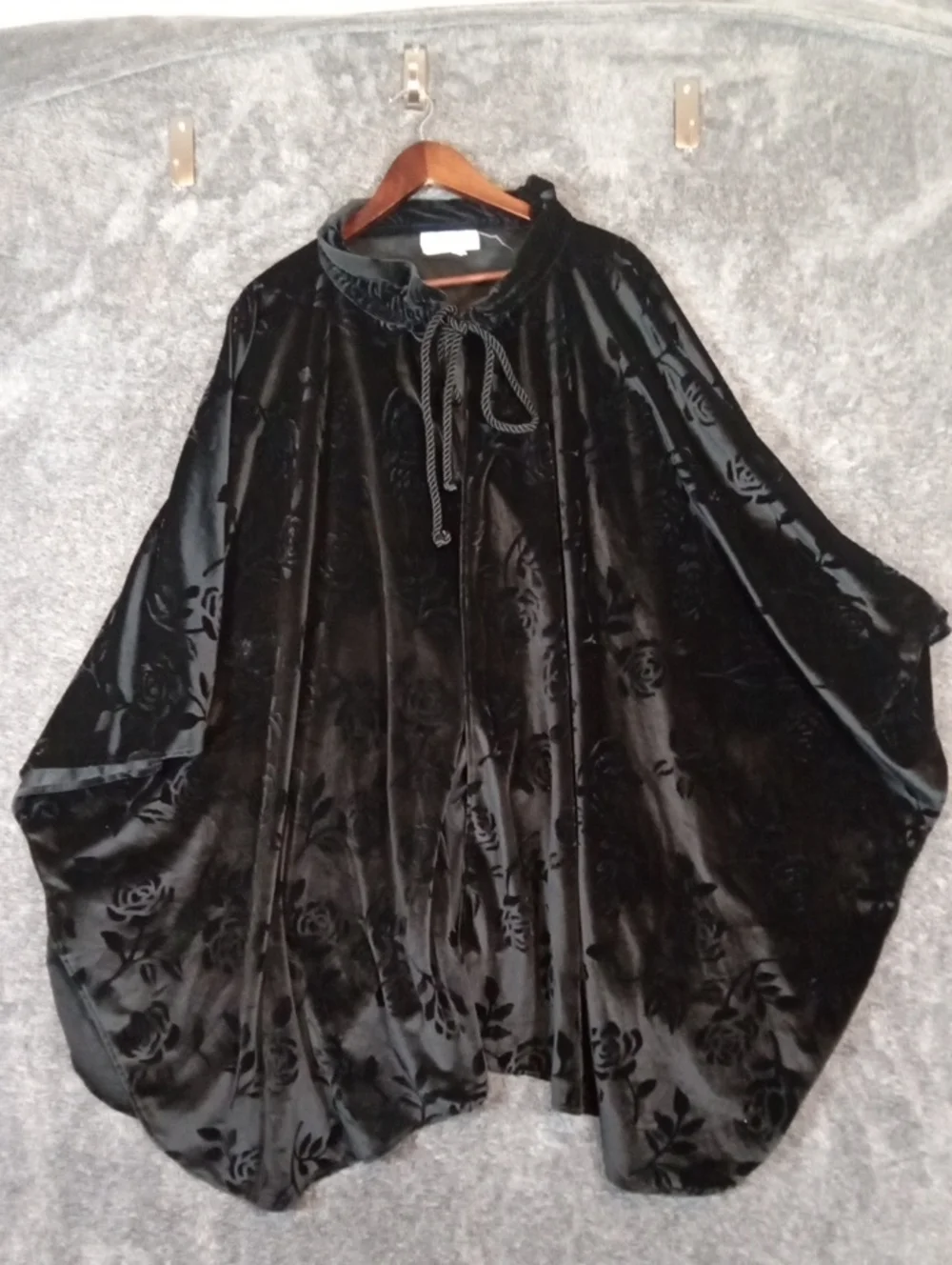 Alberto Capraro Black Burnout Velvet Floral Cape Batwing Gothic Renaissance